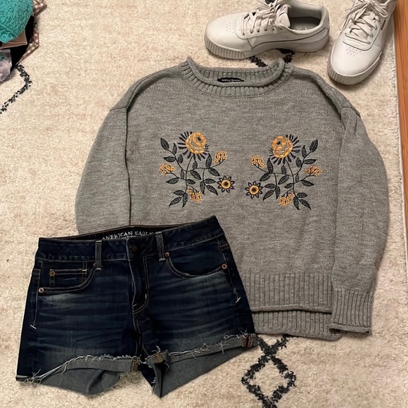 SALE! make offer now! sweater - Picture 2 of 8